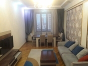 İcarəyə verilir 3 otaqlı 130 m2 yeni tikili Elmlər Akademiyası m.