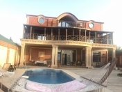 İcarəyə verilir 10 otaqlı 500 m2 bağ evi Novxanı