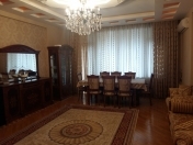 Satılır 3 otaqlı 150 m2 yeni tikili Tibb Universiteti