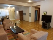 İcarəyə verilir 3 otaqlı 140 m2 yeni tikili Elmlər Akademiyası m.