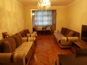 Satılır 3 otaqlı 85 m2 köhnə tikili Musabəyov parkı
