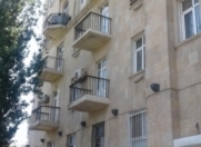 Satılır 3 otaqlı 90 m2 köhnə tikili Elmlər Akademiyası m.
