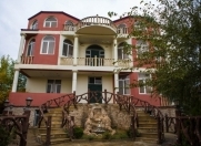 İcarəyə verilir 5 otaqlı 1000 m2 bağ evi Novxanı