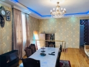 Satılır 5 otaqlı 200 m2 həyət evi Ramana