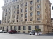 Satılır 4 otaqlı 140 m2 yeni tikili Bayıl parkı