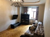 İcarəyə verilir 2 otaqlı 60 m2 köhnə tikili Gənclik m.