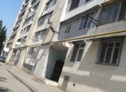 Satılır 3 otaqlı 92 m2 köhnə tikili İnşaatçılar m.