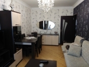 Satılır 4 otaqlı 80 m2 köhnə tikili Neapol dairəsi