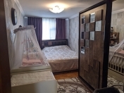 Satılır 3 otaqlı 60 m2 köhnə tikili İnşaatçılar m.