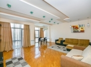 İcarəyə verilir 3 otaqlı 170 m2 yeni tikili 28 May m.