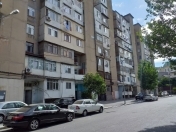 Satılır 2 otaqlı 56 m2 köhnə tikili İnşaatçılar m.