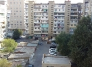 Satılır 5 otaqlı 125000 m2 köhnə tikili İnşaatçılar m.