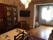 Satılır 3 otaqlı 75 m2 köhnə tikili Elmlər Akademiyası m.