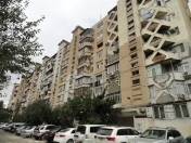 Satılır 2 otaqlı 50 m2 köhnə tikili Neapol dairəsi