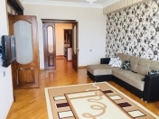 İcarəyə verilir 2 otaqlı 100 m2 yeni tikili Rusiya səfirliyi