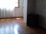 Satılır 3 otaqlı 68 m2 köhnə tikili İnşaatçılar m.