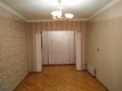 İcarəyə verilir 2 otaqlı 60 m2 köhnə tikili Ayna Sultanova heykəli