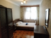 İcarəyə verilir 3 otaqlı 100 m2 köhnə tikili Axundov bağı