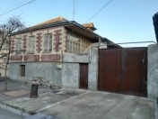 Satılır 6 otaqlı 600 m2 həyət evi Göygöl
