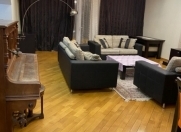 İcarəyə verilir 4 otaqlı 200 m2 yeni tikili Nəsimi r.