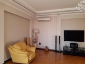 Satılır 5 otaqlı 230 m2 yeni tikili 28 May m.