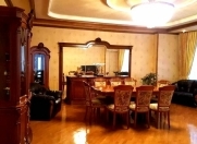 İcarəyə verilir 5 otaqlı 250 m2 yeni tikili 28 May m.