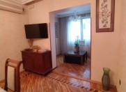 Satılır 3 otaqlı 90 m2 köhnə tikili İnşaatçılar m.