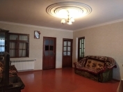 Satılır 4 otaqlı 100 m2 həyət evi Binəqədi