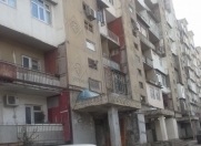 Satılır 5 otaqlı 135 m2 köhnə tikili Əhmədli m.