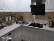 Satılır 2 otaqlı 80 m2 yeni tikili Azərbaycan Dillər Universiteti