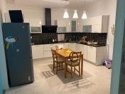 İcarəyə verilir 4 otaqlı 170 m2 yeni tikili 28 May m.