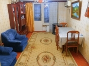 Satılır 3 otaqlı 75 m2 köhnə tikili Elmlər Akademiyası m.