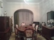 Satılır 2 otaqlı 65 m2 köhnə tikili İnşaatçılar m.