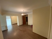 İcarəyə verilir 3 otaqlı 220 m2 obyekt Sahil m.