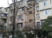 Satılır 2 otaqlı 46 m2 köhnə tikili Elmlər Akademiyası m.