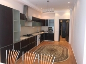 İcarəyə verilir 3 otaqlı 140 m2 yeni tikili Gənclik m.