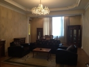 İcarəyə verilir 4 otaqlı 180 m2 yeni tikili Yasamal r.