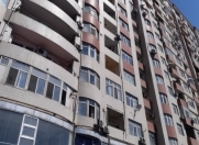 Satılır 4 otaqlı 194 m2 yeni tikili 2 mkr