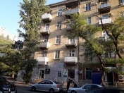 Satılır 1 otaqlı 38 m2 köhnə tikili Hüseyn Cavid parkı