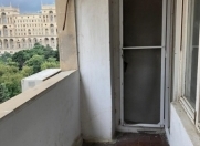 İcarəyə verilir 2 otaqlı 75 m2 köhnə tikili Sahil m.