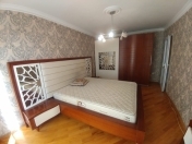 İcarəyə verilir 3 otaqlı 90 m2 köhnə tikili Elmlər Akademiyası m.