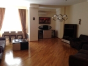 Satılır 5 otaqlı 170 m2 yeni tikili 28 May m.