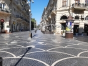 İcarəyə verilir 3 otaqlı 90 m2 köhnə tikili Nəsimi heykəli