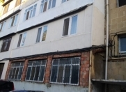 Satılır 5 otaqlı 135 m2 köhnə tikili Ayna Sultanova heykəli