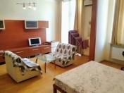 İcarəyə verilir 1 otaqlı 45 m2 köhnə tikili Nizami m.