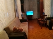 Satılır 2 otaqlı 50 m2 köhnə tikili Yasamal r.