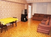 İcarəyə verilir 3 otaqlı 70 m2 köhnə tikili Gənclik m.