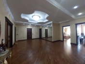 Satılır 5 otaqlı 215 m2 yeni tikili Gənclik m.