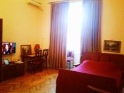 İcarəyə verilir 1 otaqlı 40 m2 köhnə tikili Axundov bağı