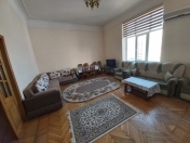 İcarəyə verilir 2 otaqlı 90 m2 köhnə tikili İçəri Şəhər m.